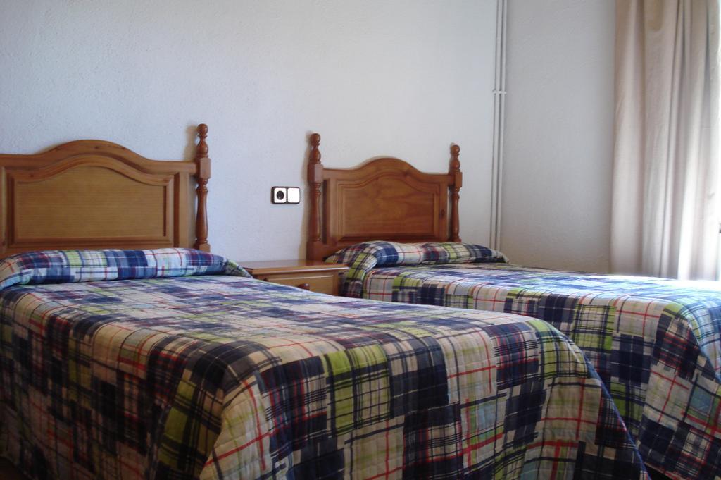 Apartaments Pont Romanic Espot Phòng bức ảnh