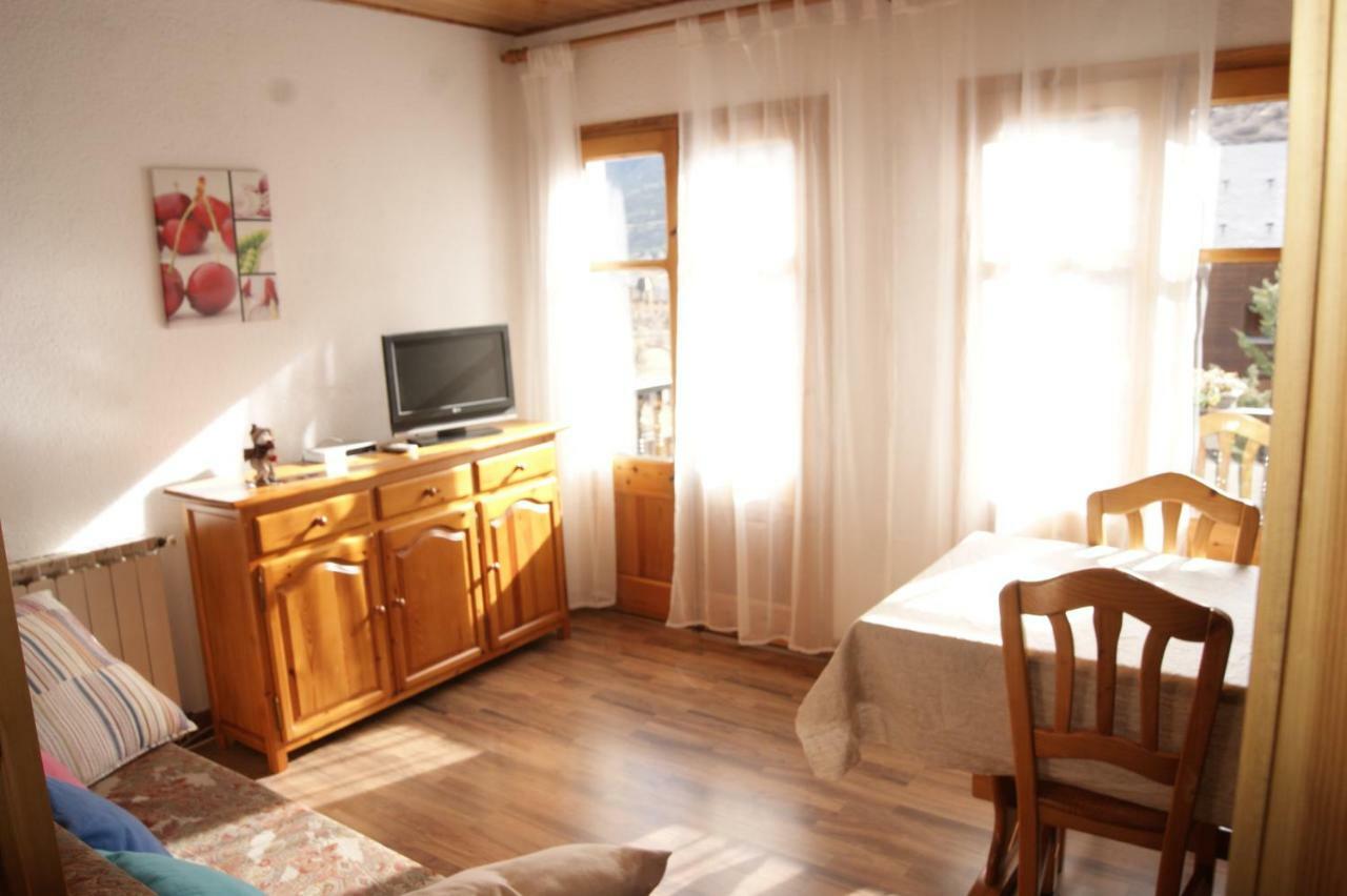 Apartaments Pont Romanic Espot Ngoại thất bức ảnh